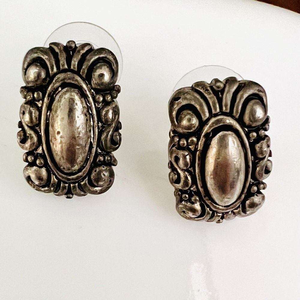 Vintage Earrings Silver Plate Textured Frame Ornate Pierced Rectangular 4572